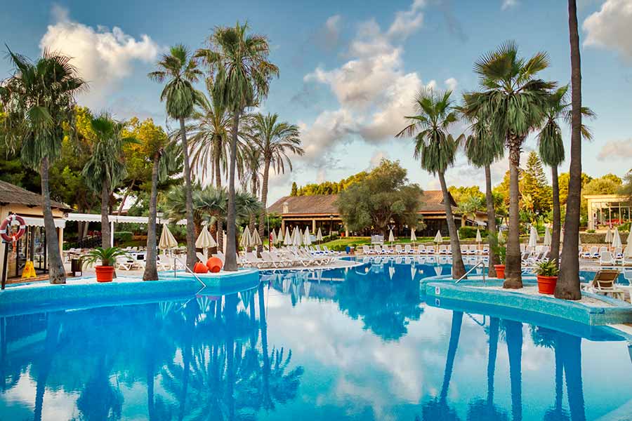 service pool vell mari hotel & resort